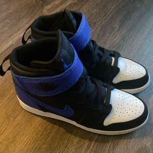 Air Jordan 1 High FlyEase